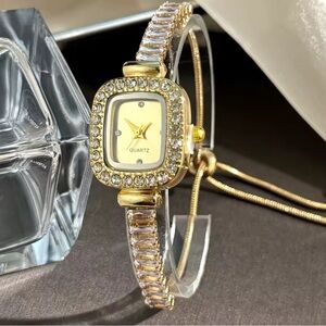 Elegant Gold Women's Quartz Watch